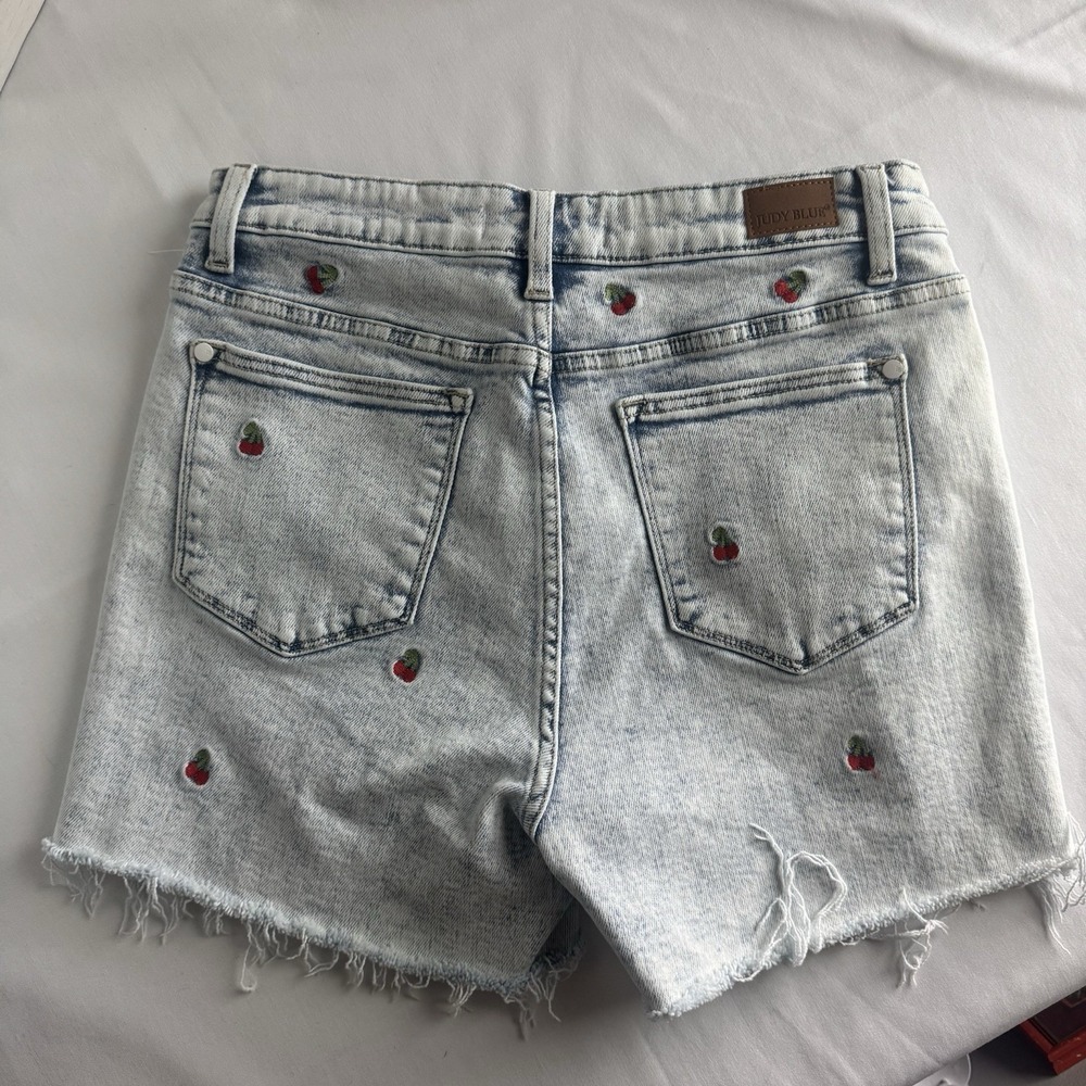 Judy Blue Cherry Embroidered Acid Wash High Rise Cutoff Denim Shorts Sz L - Picture 4 of 6